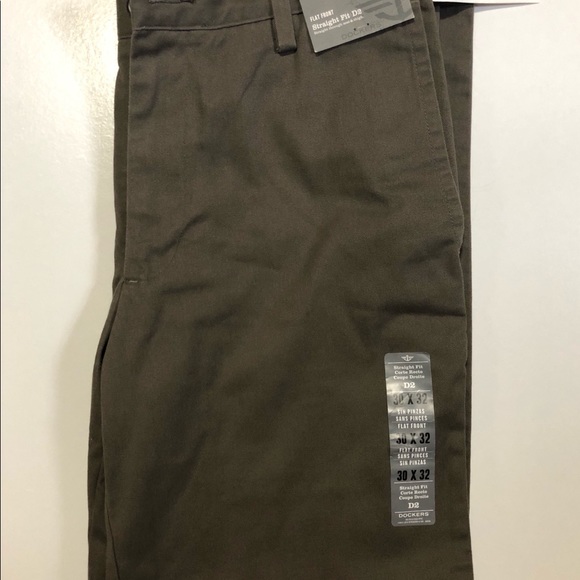 Dockers D2 flat front khaki size 30x32 - Picture 2 of 5